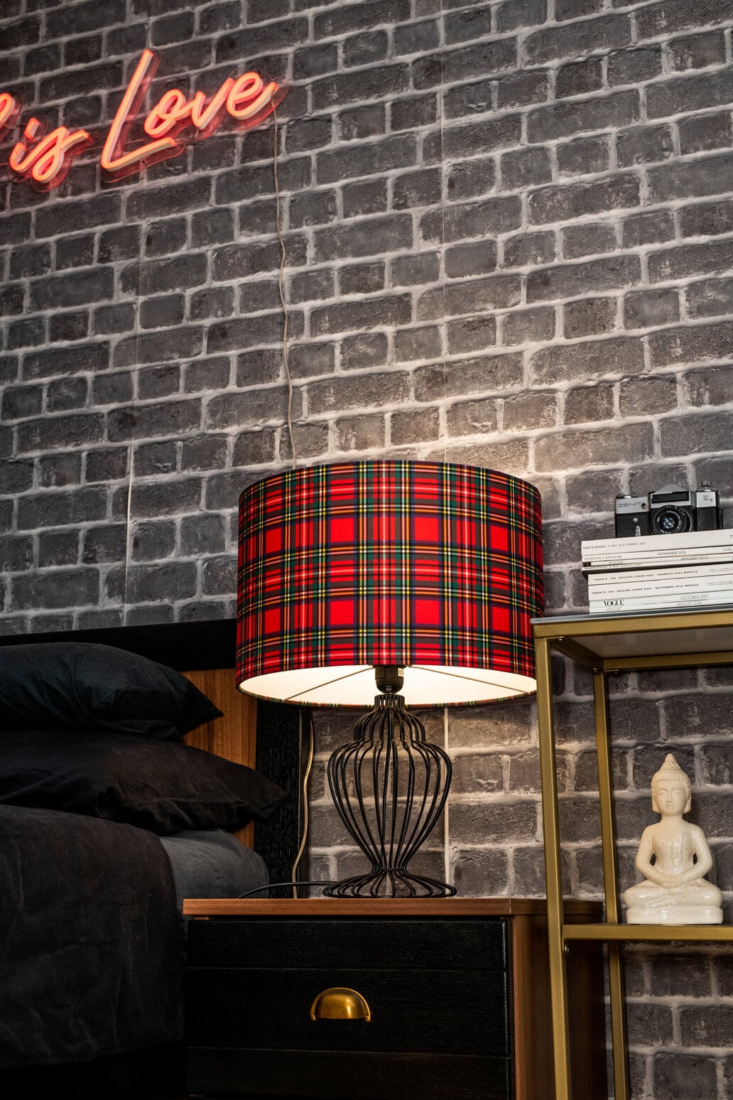 Red checkered table lamp