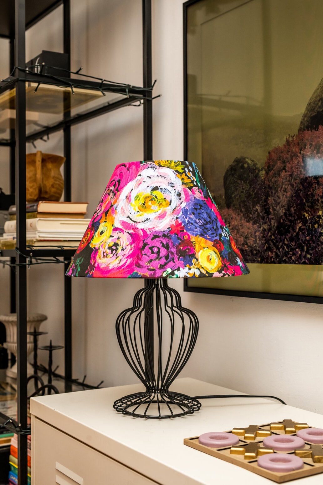 Flowers on dark background table lamp