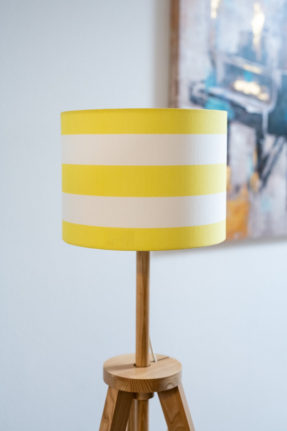 Yellow white stripes lamp